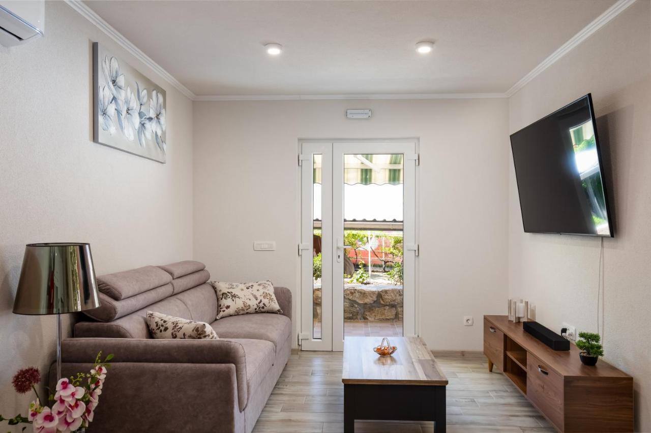 Apartment Pod Nespolom Тръстено Екстериор снимка