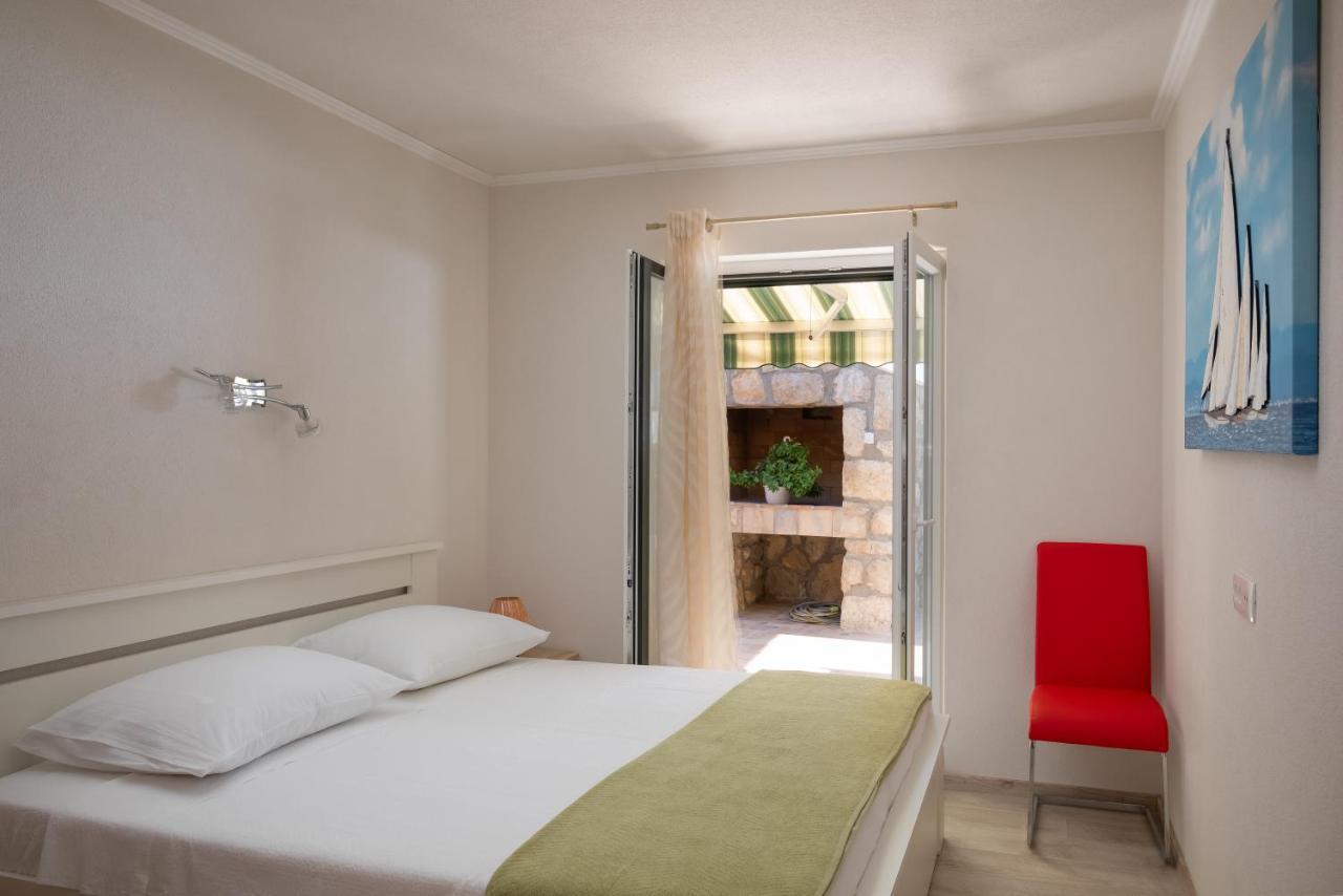 Apartment Pod Nespolom Тръстено Екстериор снимка