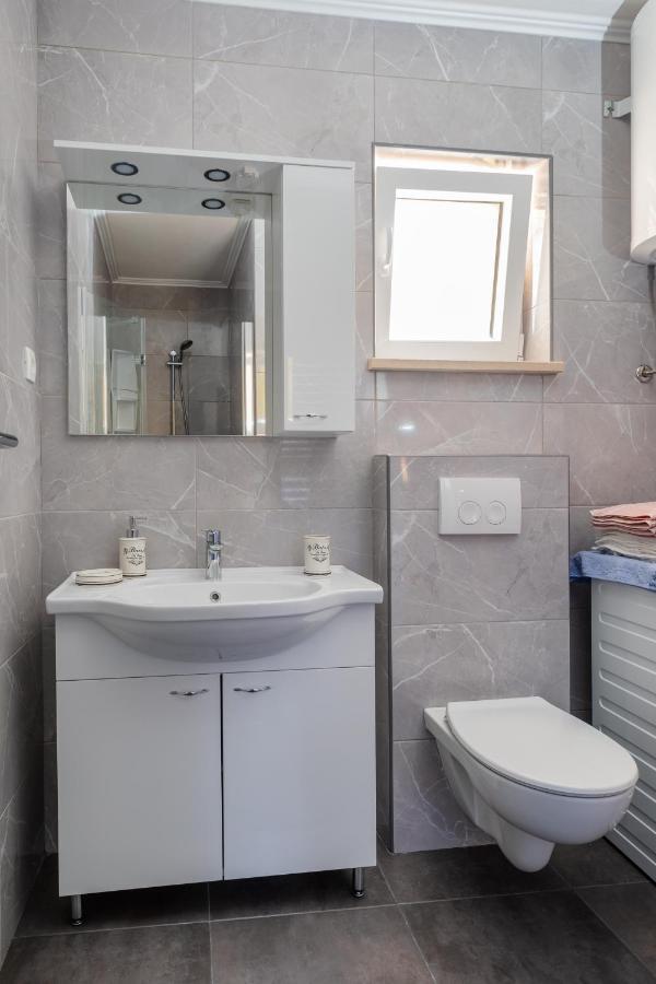 Apartment Pod Nespolom Тръстено Екстериор снимка
