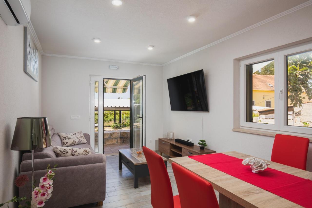 Apartment Pod Nespolom Тръстено Екстериор снимка