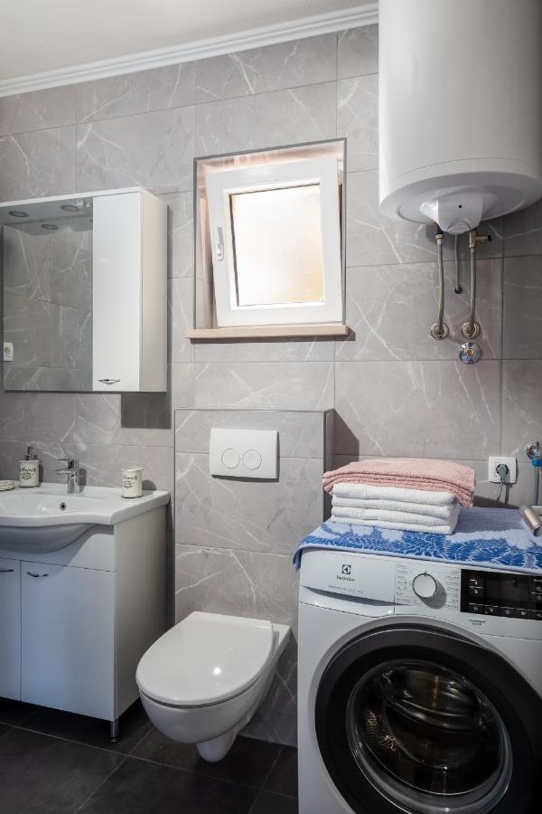 Apartment Pod Nespolom Тръстено Екстериор снимка